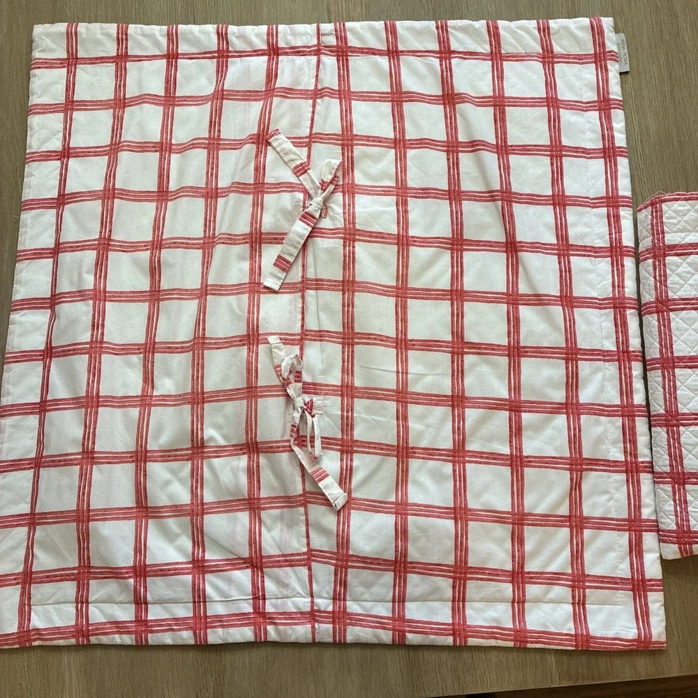 Nina Campell Home Pair Euro Pillow Shams 28x28 Red / White Check Quilted